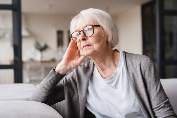 5 Signs Your Parent Can No Longer Live Alone Safely